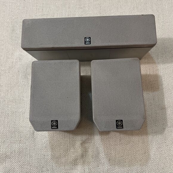 Yamaha NX-C270 Center Channel & 2 NX-E270 Book Shelf Speakers - 6 Ohms - Picture 4 of 9